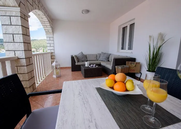 Apartamento Marina-2 By Interhome