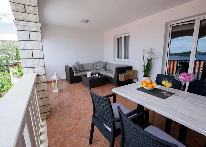 Apartamento Marina-2 By Interhome