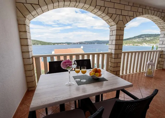 Apartamento Marina-2 By Interhome